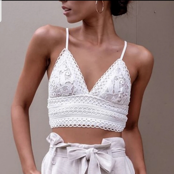 ⬇️ ⭐ New White Crochet Bralette ⭐ - Picture 3 of 8